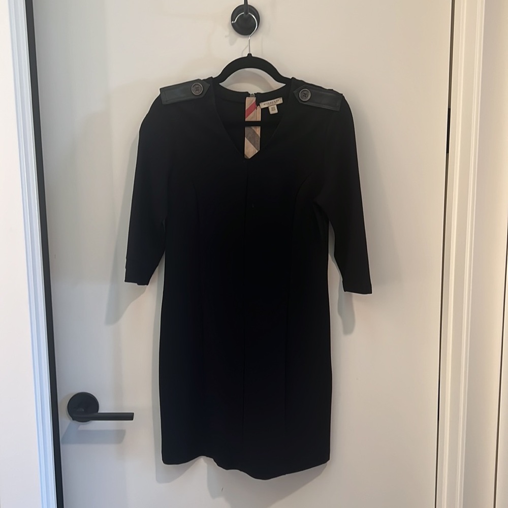 Fitted Burberry slight stretchy dress navy 3/4 length sleeves